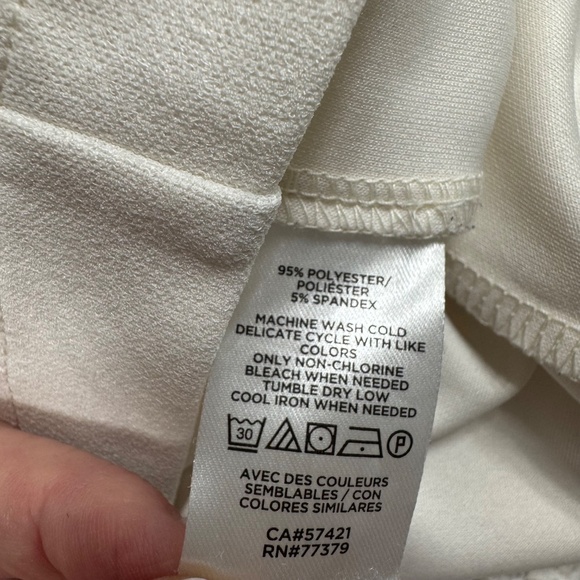 Ann Taylor Off-White Sleeveless Top – Size Large - Picture 4 of 4